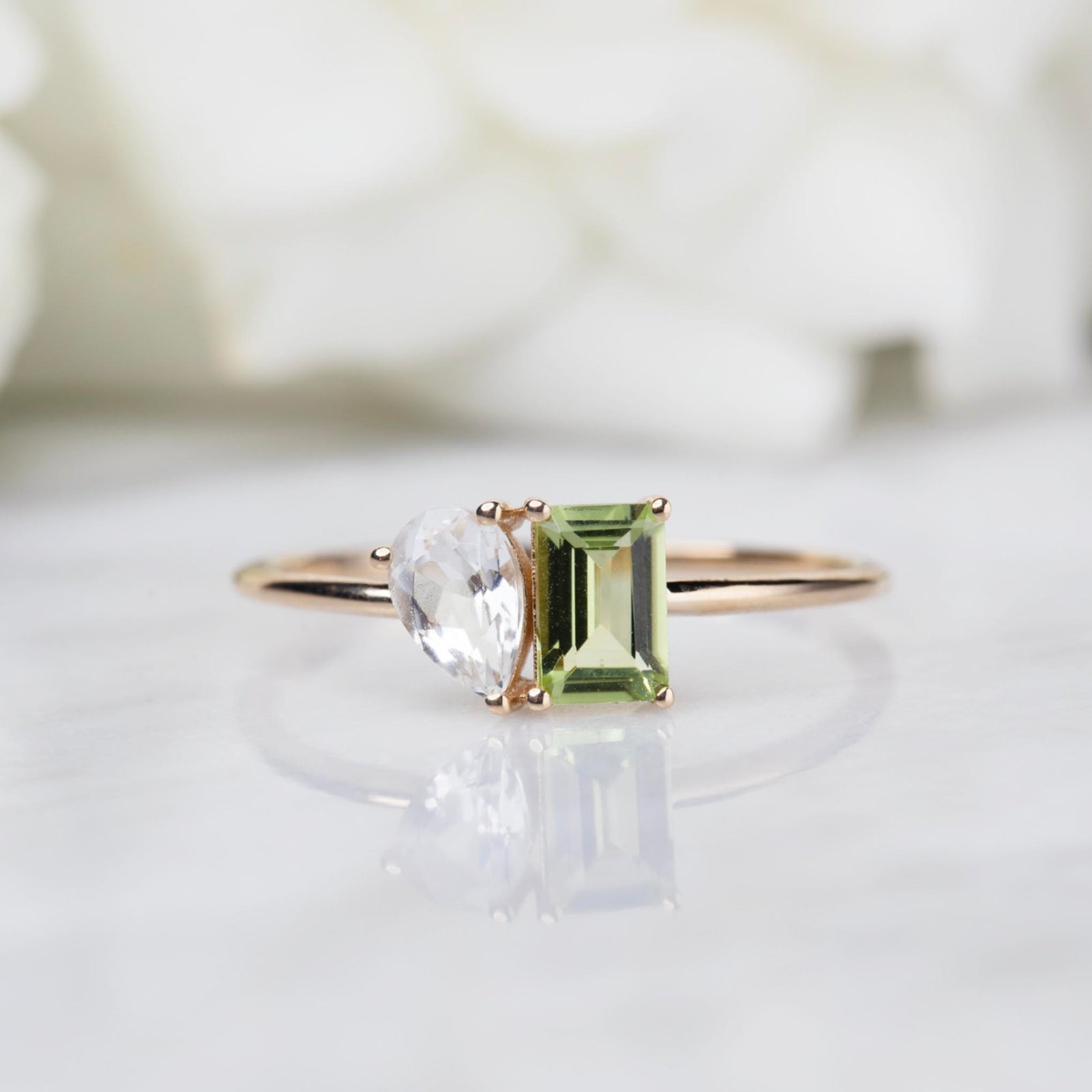 9kt Peridot and Topaz Moi & Toi Ring