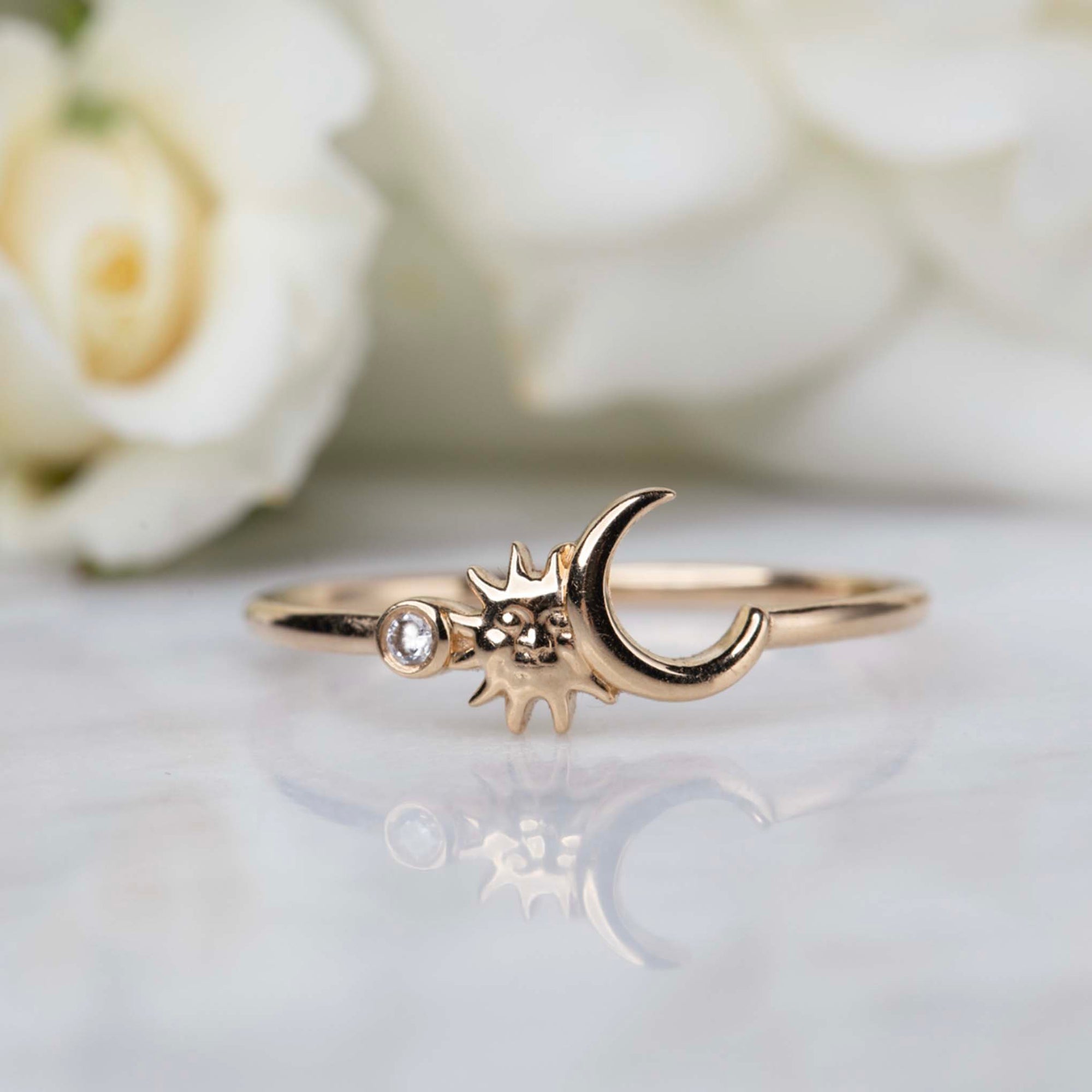 Minimalist Solid Gold Diamond Ring | La Kaiser 6