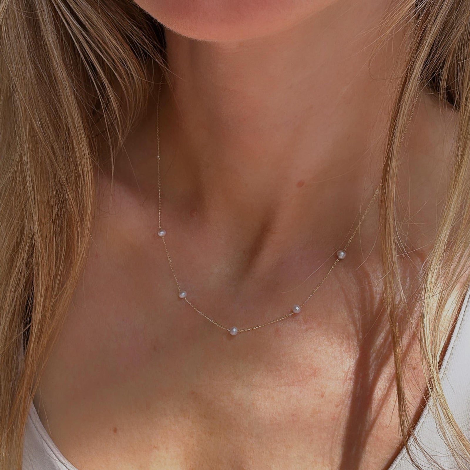 14kt Gold Minimalist Pearl Necklace