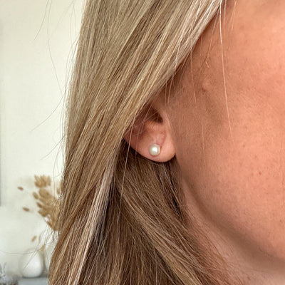 14kt Pearl Classic Studs