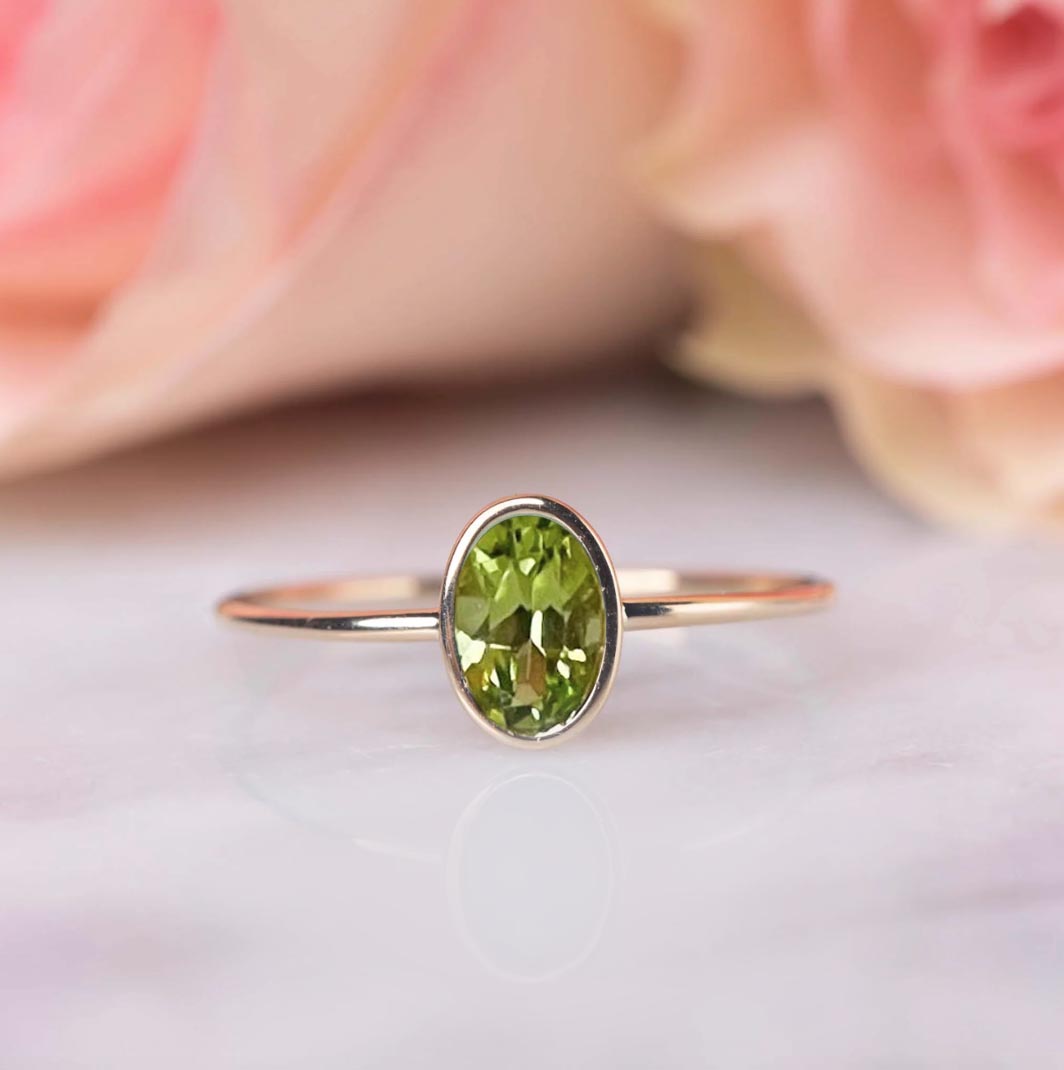 14kt Gold Peridot Droplet Ring
