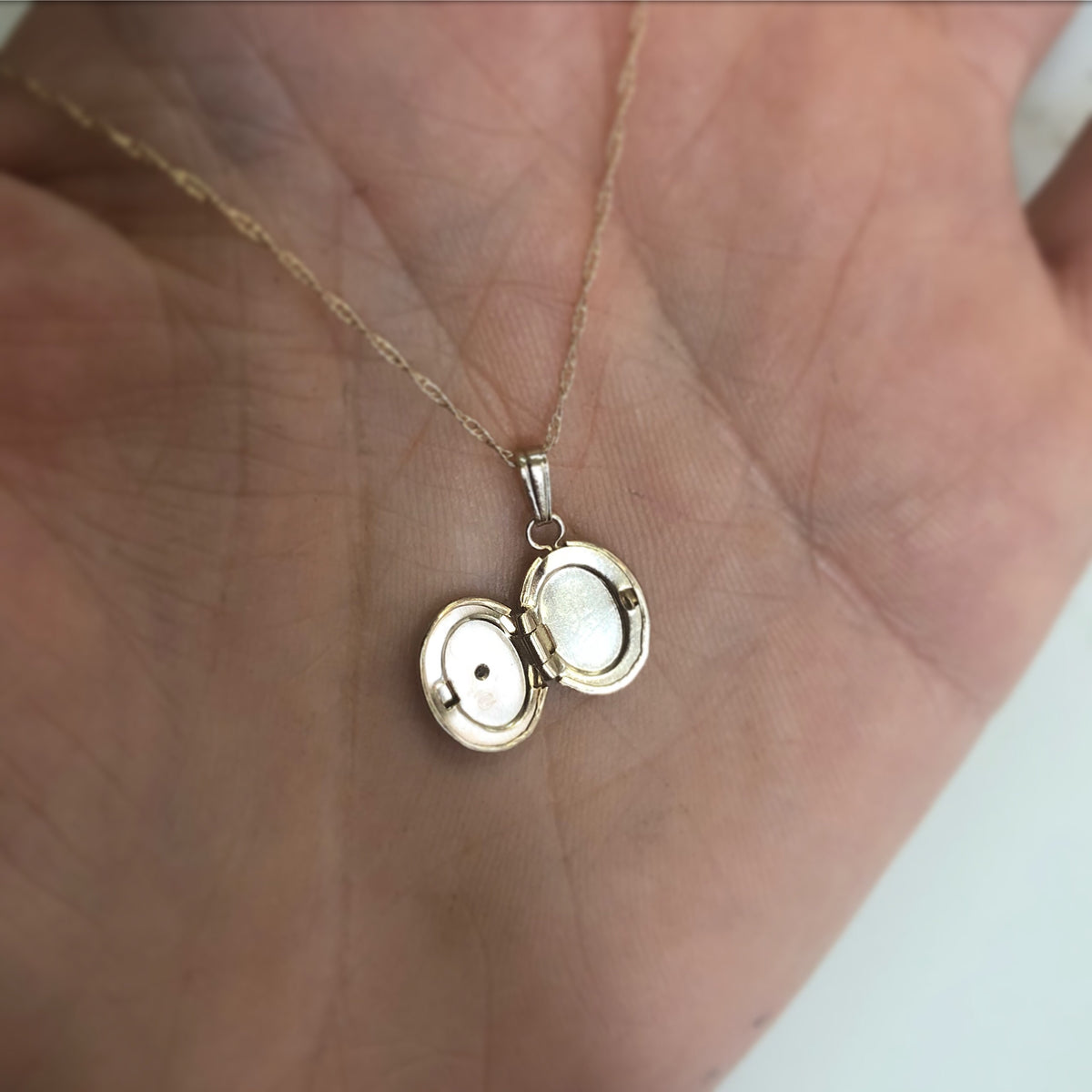 Solid 14kt Gold Forever Close To My Heart Diamond Locket