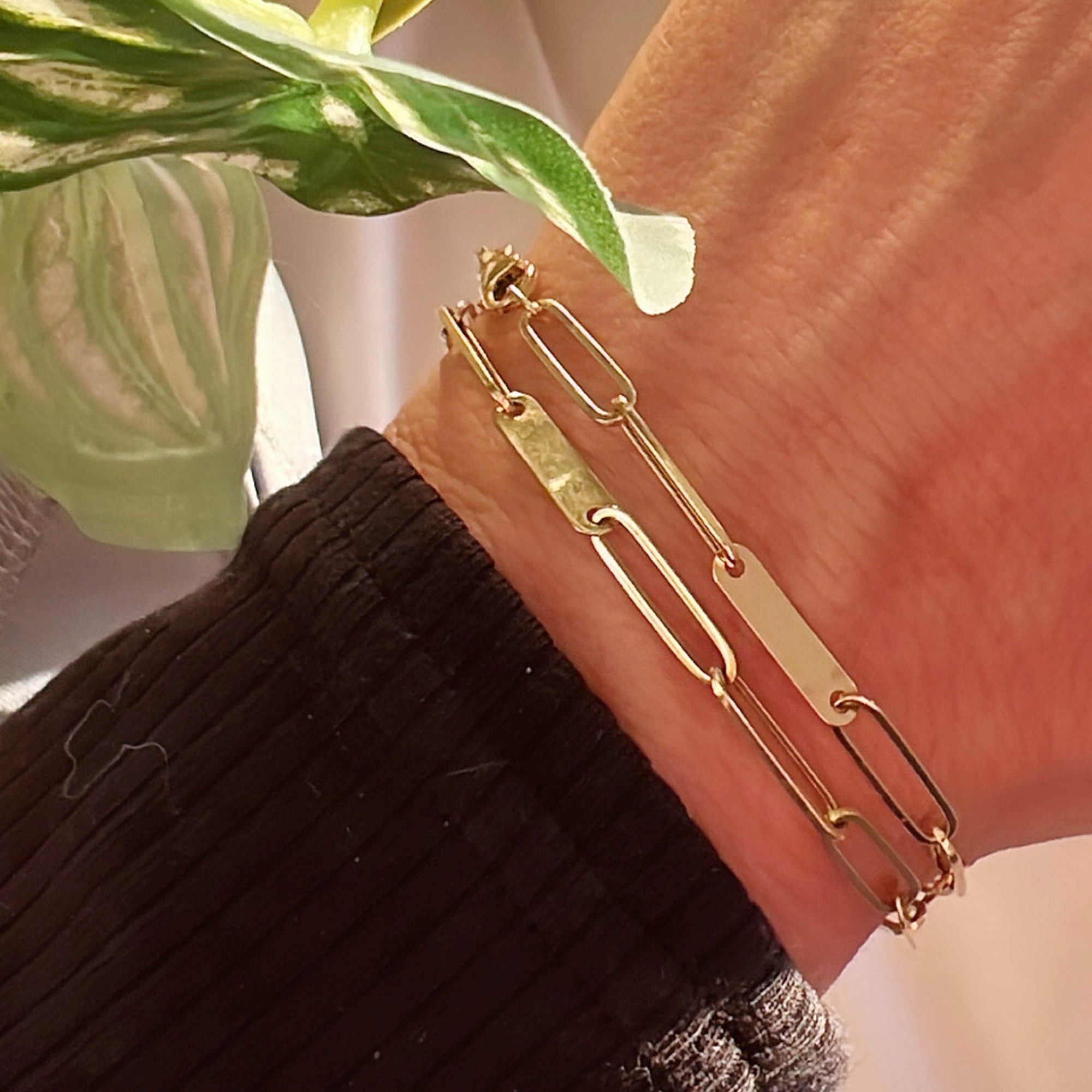 Solid 14kt Gold Paper Clip Bar Bracelet