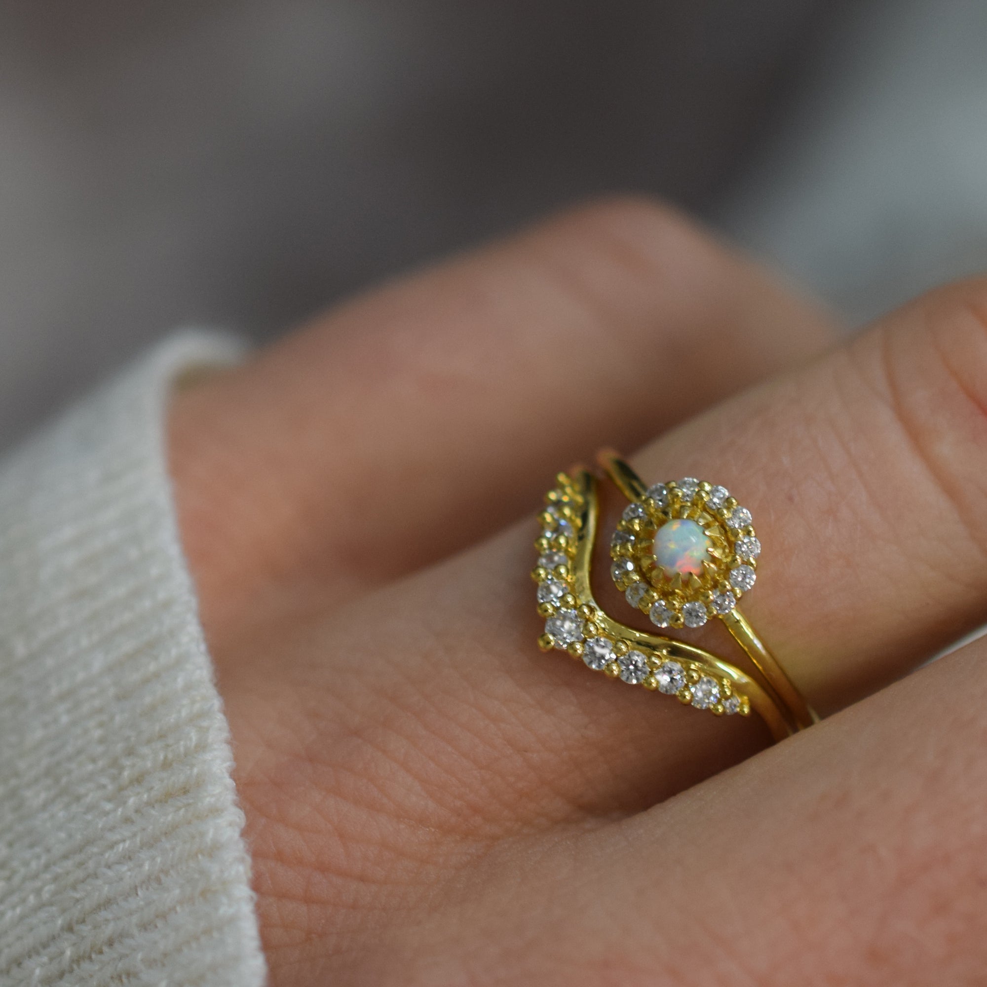 B Blossom Ring, Yellow Gold, White Gold, White Agate And Diamonds