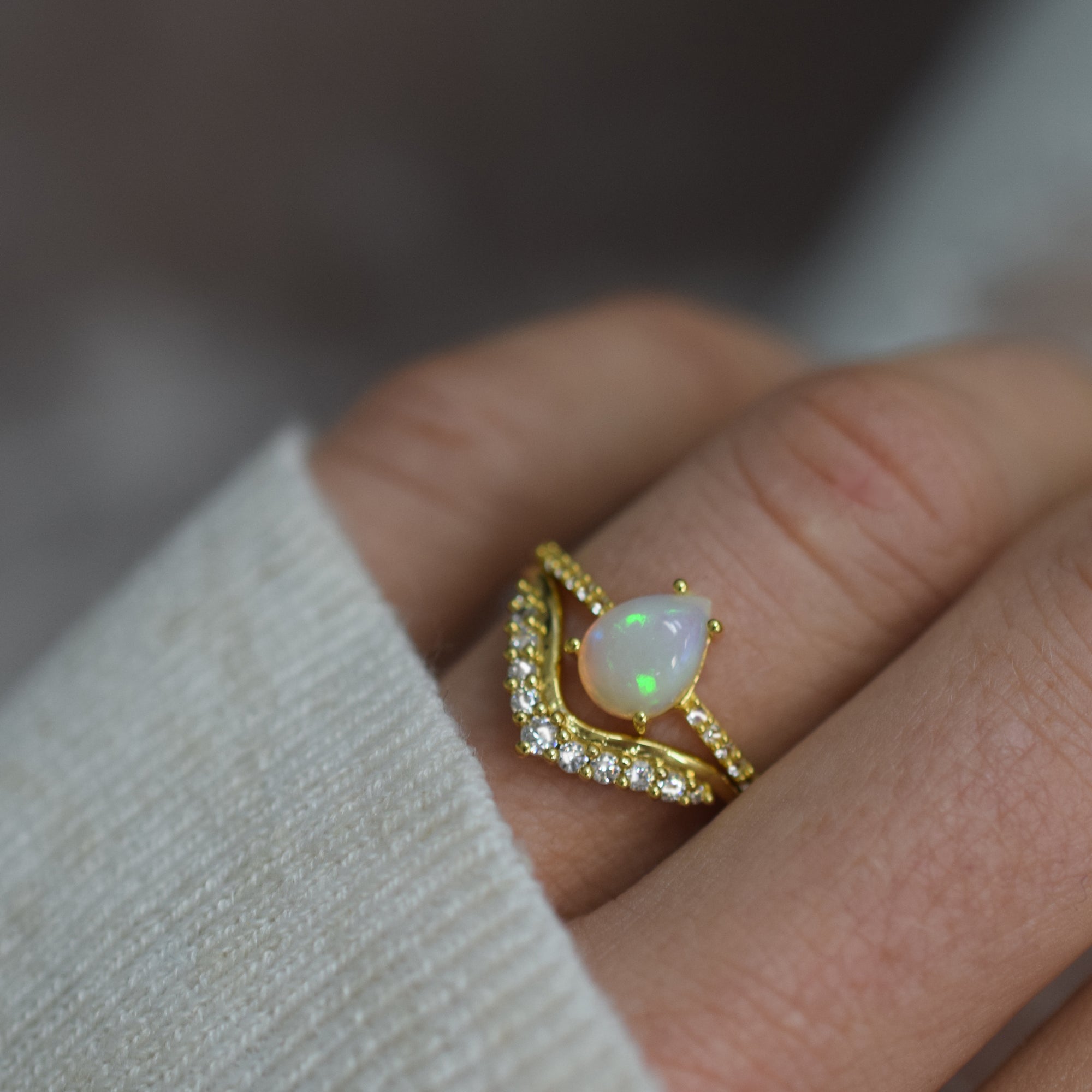 B Blossom Ring, Yellow Gold, White Gold, White Agate And Diamonds