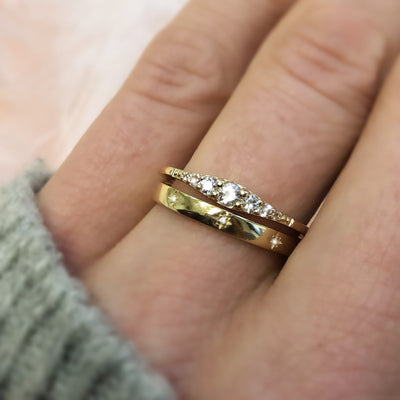 Solid Gold Diamond Stardust Band